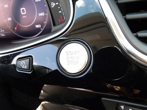 Used 2019 Audi Q7 3.0T Premium Plus w/ Premium Plus Package image 21