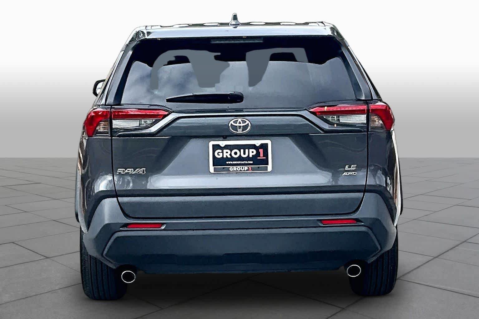Used 2025 Toyota RAV4 LE AWD/4WD image 5