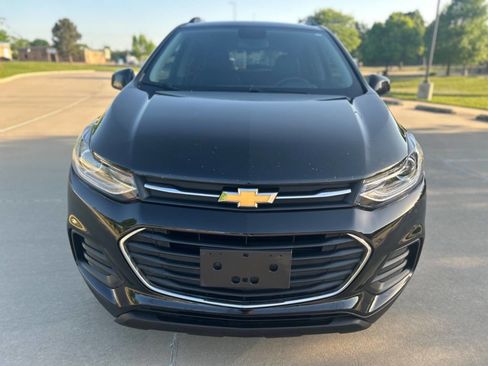 Used 2021 Chevrolet Trax LT w/ Driver Confidence Package image 3