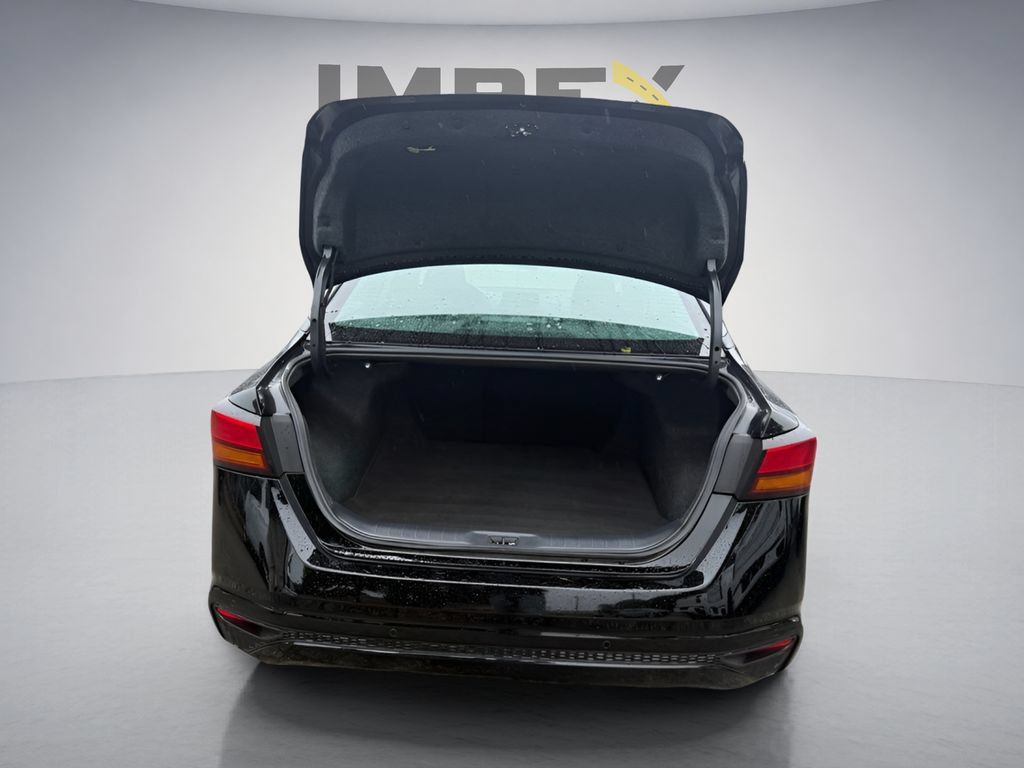 Used 2025 Nissan Altima 2.5 S FWD image 14