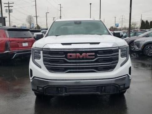 Certified 2024 GMC Sierra 1500 SLT image 2