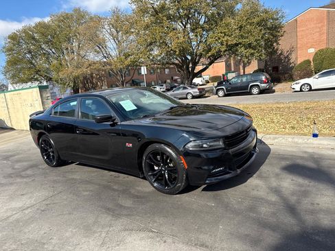 Used 2017 Dodge Charger R/T w/ Blacktop Package image 6