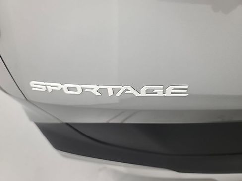 Used 2025 Kia Sportage LX image 11
