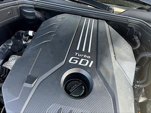 Used 2023 Genesis G70 2.0T image 32