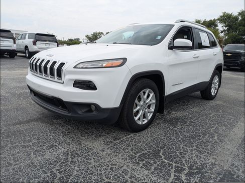 Used 2016 Jeep Cherokee Latitude w/ Safety/Convenience Group FWD image 7