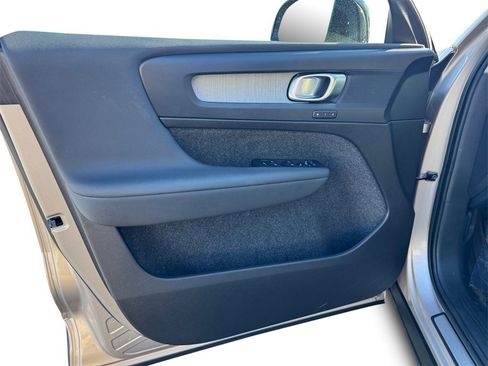 Certified 2023 Volvo XC40 B5 Plus w/ Climate Package image 10