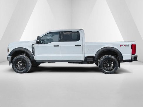 Used 2024 Ford F250 XLT w/ FX4 Off-Road Package AWD/4WD image 4
