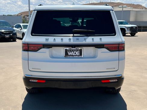 Used 2023 Jeep Wagoneer Series II AWD/4WD image 4