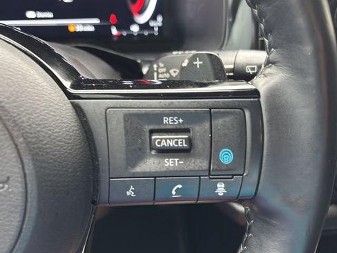 Used 2024 Nissan Pathfinder Platinum w/ Cargo Package FWD image 25