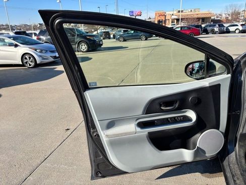 Used 2012 Toyota Prius C Three image 9