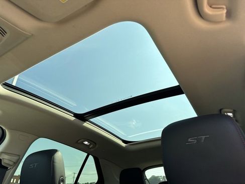 Certified 2023 Buick Envision Essence w/ Sport Touring Package image 13