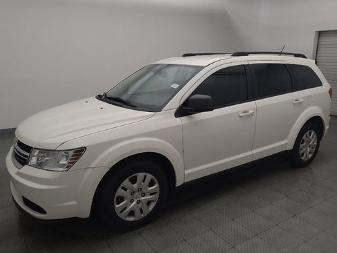 Used 2018 Dodge Journey SE FWD image 2