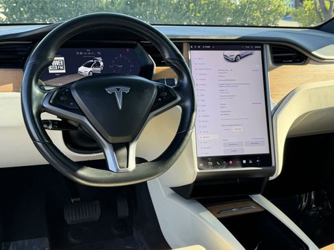 Used 2020 Tesla Model X Long Range image 27