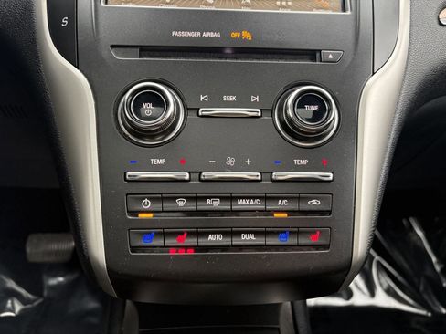 Used 2017 Lincoln MKC Reserve w/ Lincoln MKC Climate Package image 15