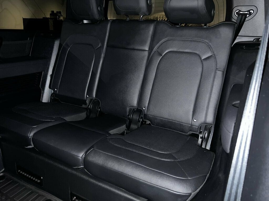 Used 2023 Land Rover Defender 130 SE AWD/4WD image 18