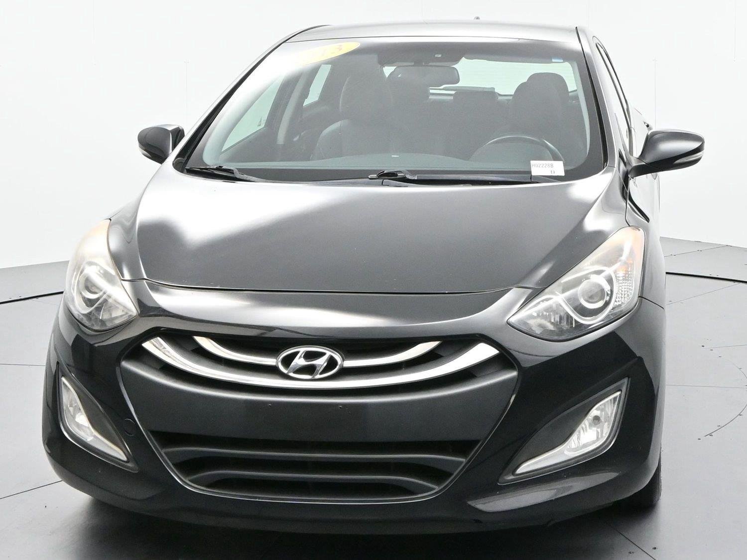 Used 2013 Hyundai Elantra GT w/ Style Pkg FWD image 2