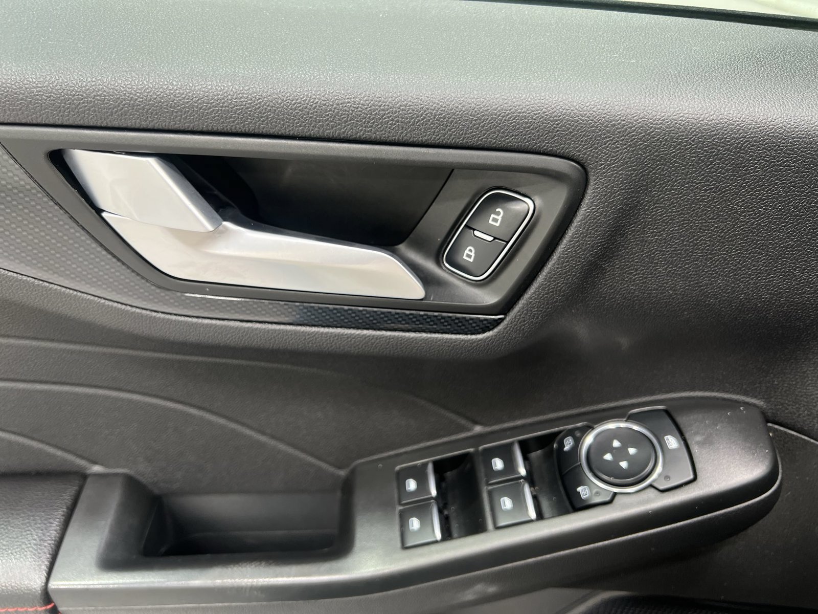 Used 2024 Ford Escape ST-Line FWD image 13