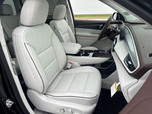 New 2026 Buick Enclave Avenir w/ Super Cruise Package AWD/4WD image 10