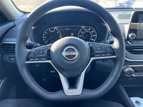 New 2025 Nissan Altima 2.5 SR image 13