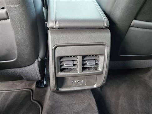 Used 2025 Cadillac XT4 Premium Luxury image 18