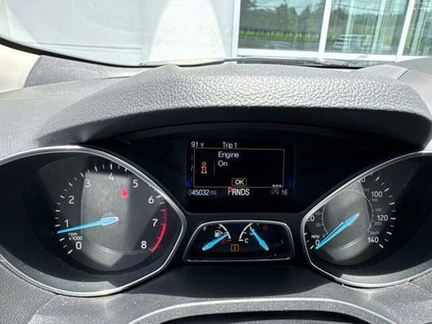 Used 2017 Ford Escape Titanium FWD image 2