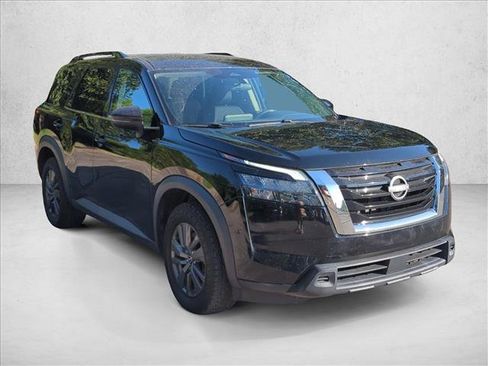 Used 2024 Nissan Pathfinder SV FWD image 3