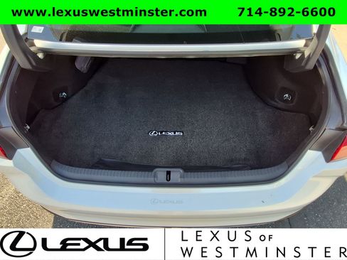 Used 2025 Lexus ES 300h w/ Premium Package FWD image 10