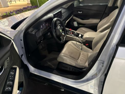 Used 2024 Honda Accord Touring image 6