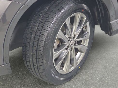 Used 2017 Toyota RAV4 Limited image 31