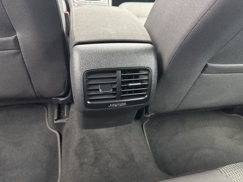 Used 2019 Volkswagen e-Golf SE w/ Driver Assistance Package image 33