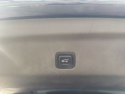 Used 2022 GMC Yukon AT4 image 33