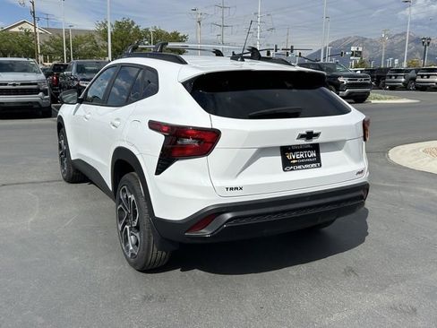 New 2026 Chevrolet Trax RS w/ Sunroof Package image 10