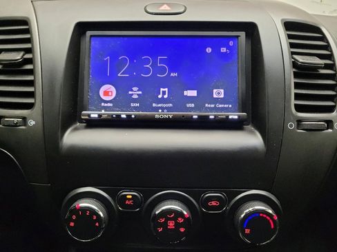 Used 2017 Kia Forte LX image 25