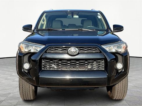 Used 2018 Toyota 4Runner SR5 Premium image 3