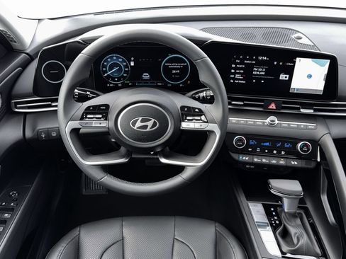 New 2026 Hyundai Elantra Limited image 17