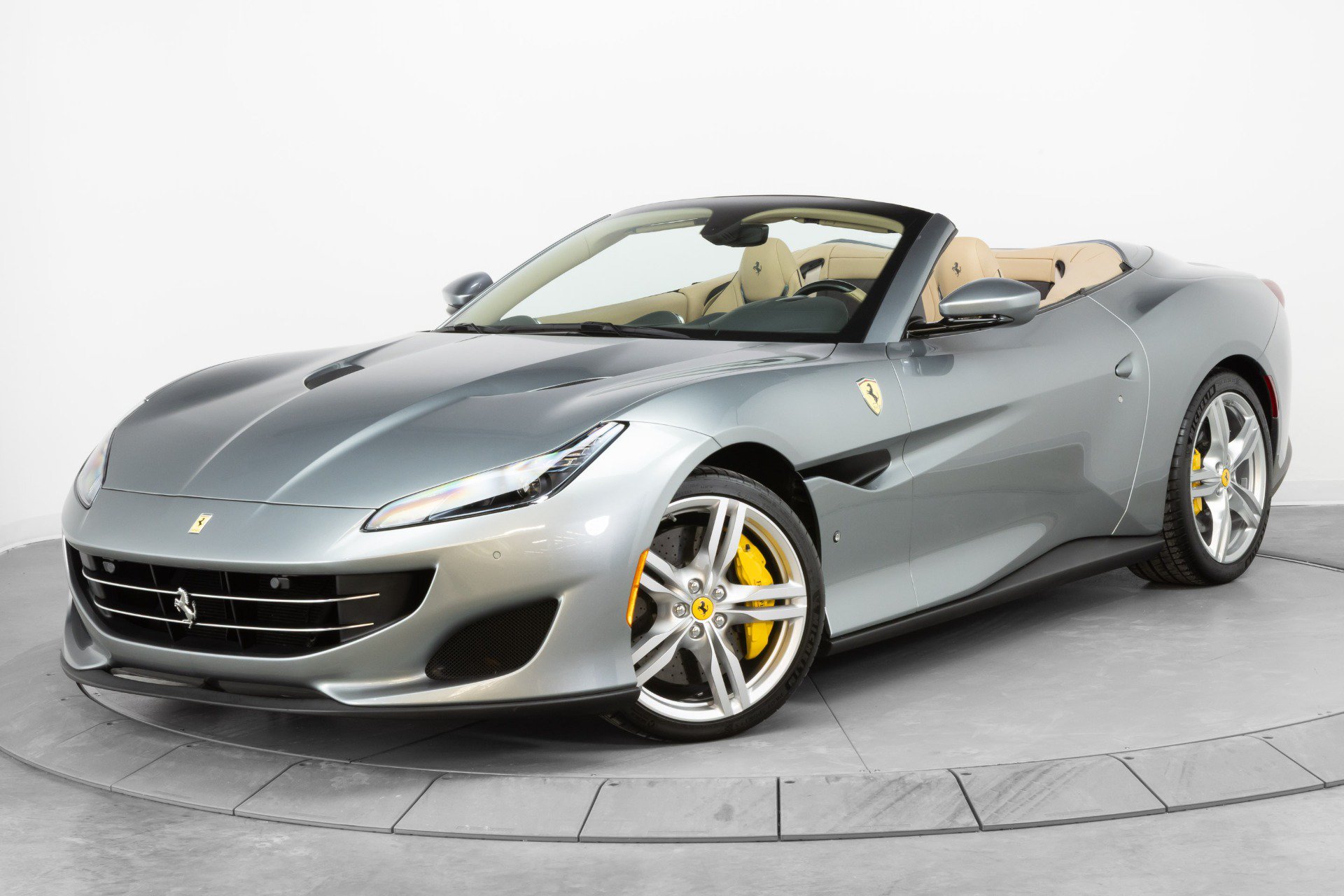 Certified 2019 Ferrari Portofino RWD image 99