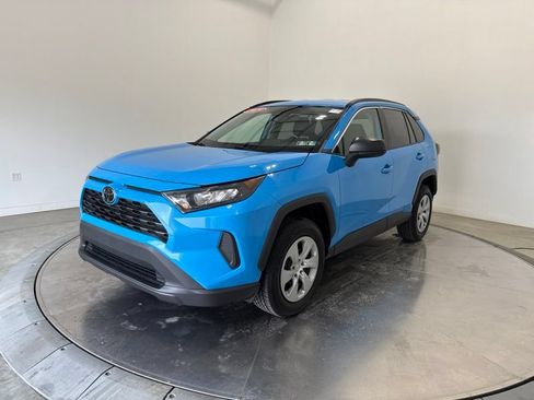 Used 2019 Toyota RAV4 LE w/ Carpet Mat Package AWD/4WD image 3