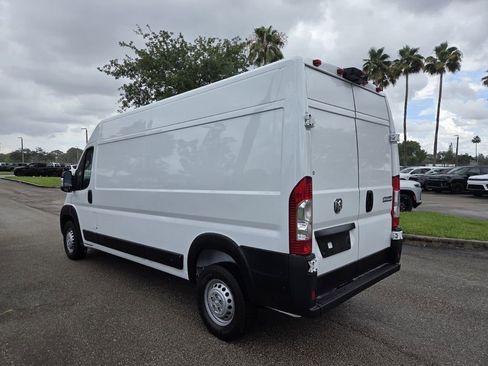 Used 2024 RAM ProMaster 2500 w/ Convenience Group FWD image 6