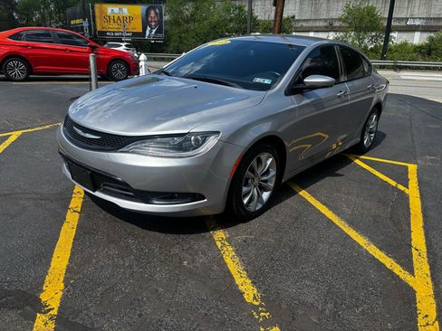 Used 2015 Chrysler 200 S AWD/4WD image 3