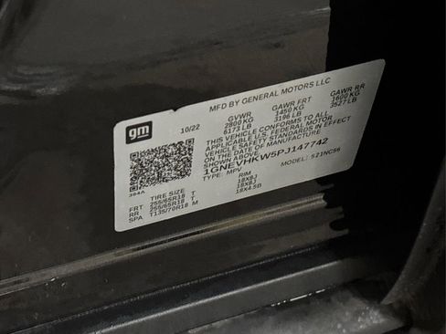 Used 2023 Chevrolet Traverse LT w/ Midnight/Sport Edition image 16