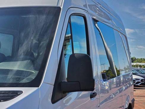 Used 2024 Mercedes-Benz Sprinter 2500 image 9