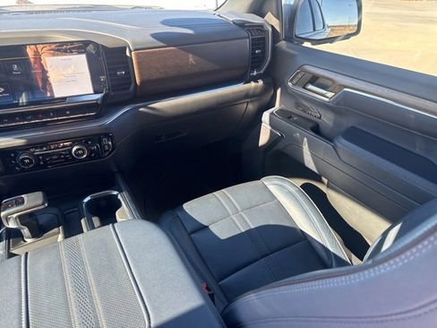 Used 2023 Chevrolet Silverado 1500 High Country w/ Technology Package image 17