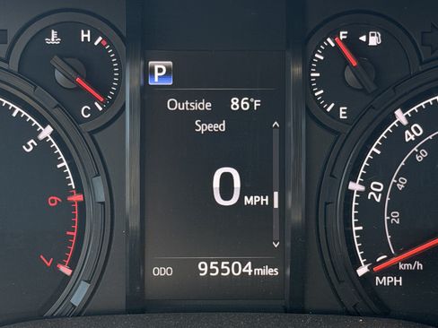 Used 2020 Toyota 4Runner SR5 Premium w/ Moonroof Package AWD/4WD image 14