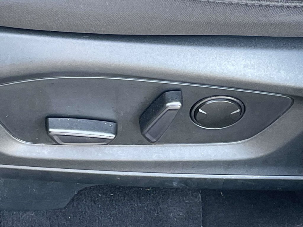 Certified 2023 Ford Explorer XLT RWD image 14