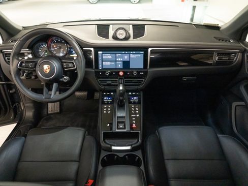 Certified 2026 Porsche Macan AWD/4WD image 26