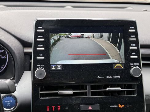 Used 2019 Toyota Avalon XLE w/ Moonroof Package FWD image 19
