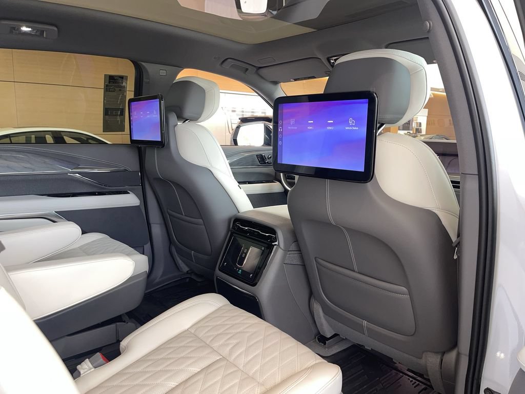 New 2026 Cadillac Escalade IQ Luxury 1 w/ LPO, Floor Liner Package AWD/4WD image 40