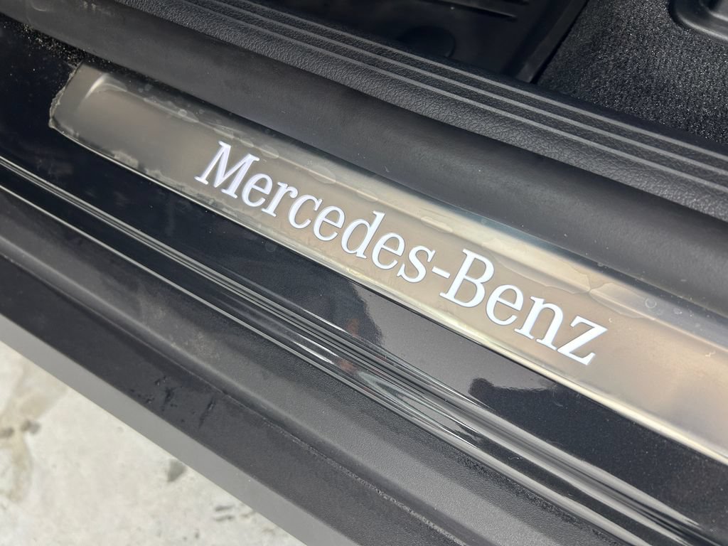 Used 2025 Mercedes-Benz GLC 350e 4MATIC image 15
