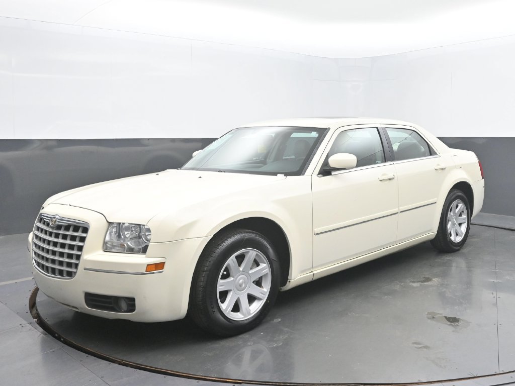 Used 2005 Chrysler 300 Touring w/ Sound Group RWD image 1