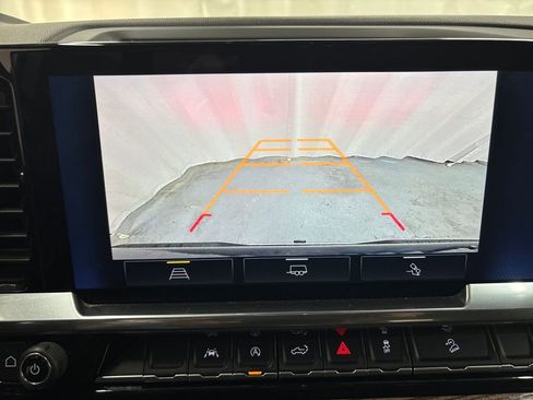 Used 2022 Chevrolet Silverado 1500 LT w/ Z71 Off-Road Package image 20